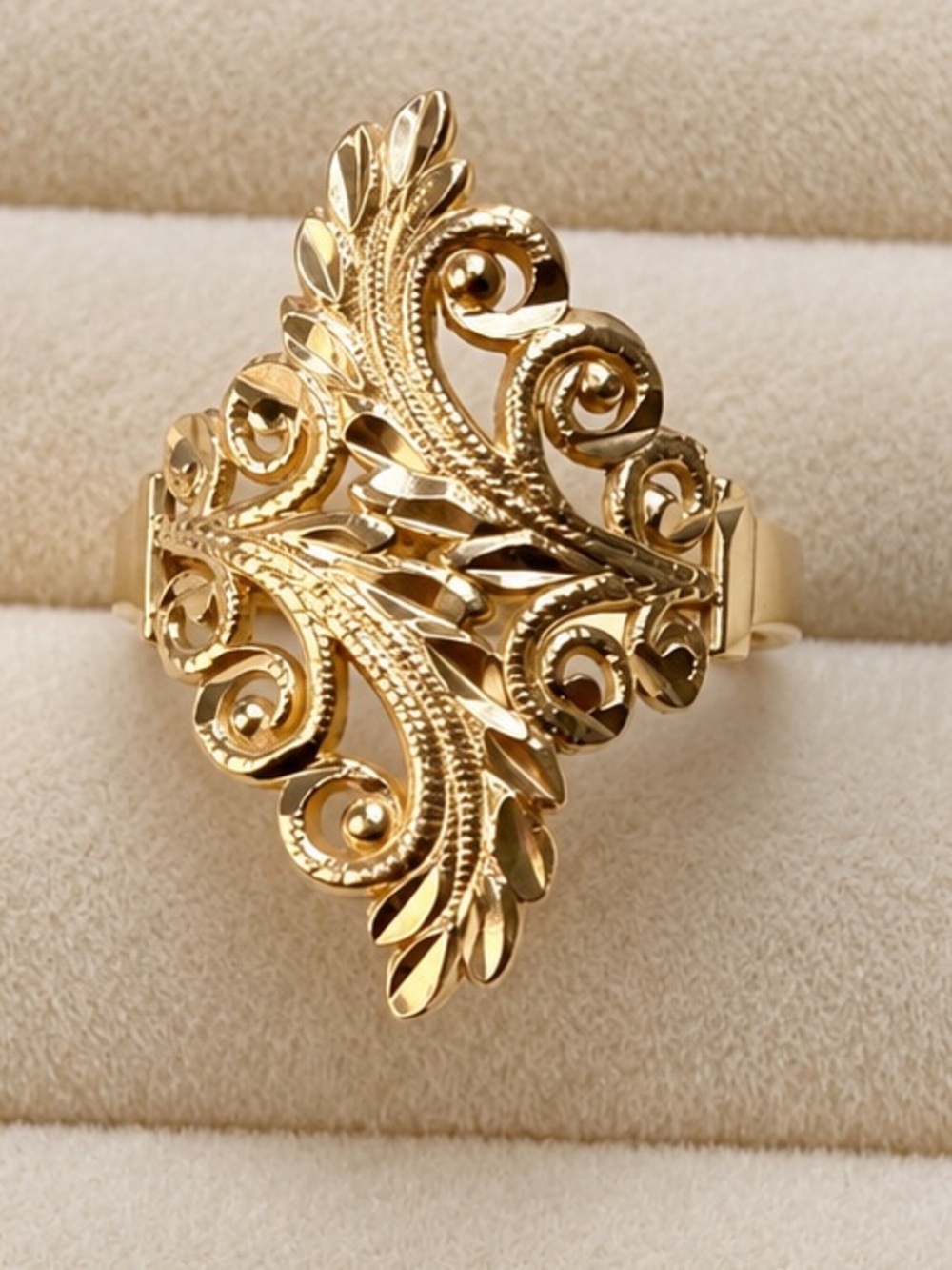 14K Solid Yellow Gold Ornate Filigree Statement Ring Size 7